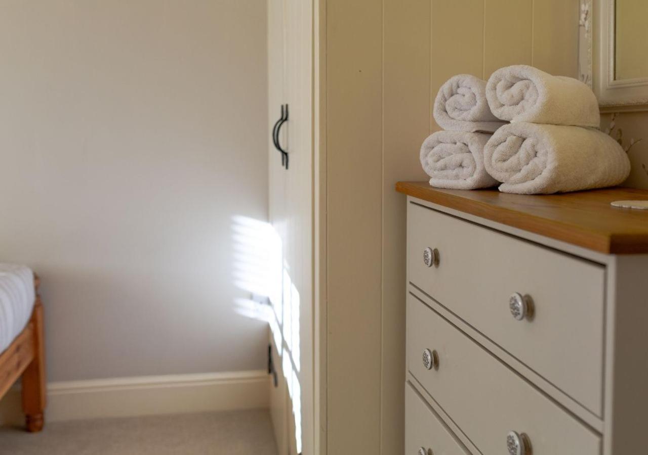 Jasmine Cottage - 2 Bedroom In Heart Of Bourton! 외부 사진