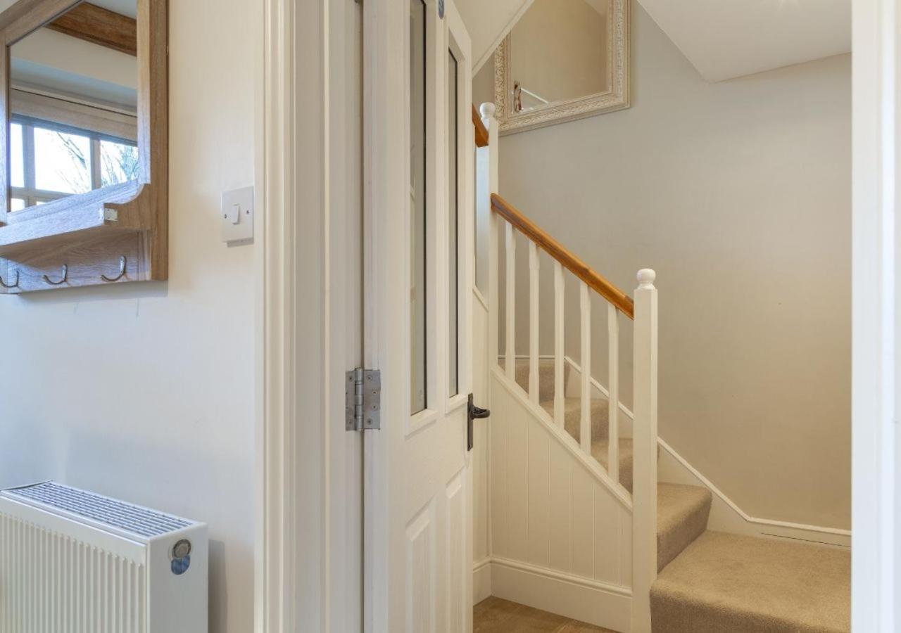 Jasmine Cottage - 2 Bedroom In Heart Of Bourton! 외부 사진