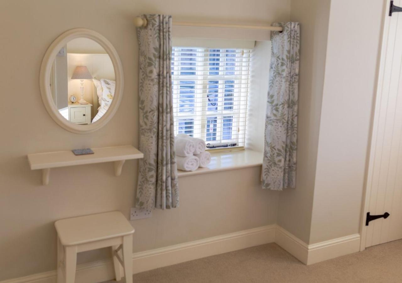 Jasmine Cottage - 2 Bedroom In Heart Of Bourton! 외부 사진