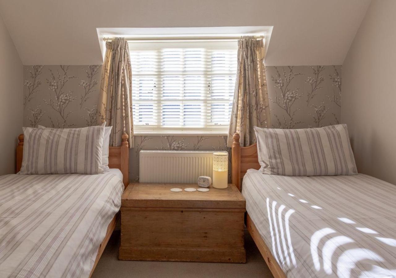 Jasmine Cottage - 2 Bedroom In Heart Of Bourton! 외부 사진