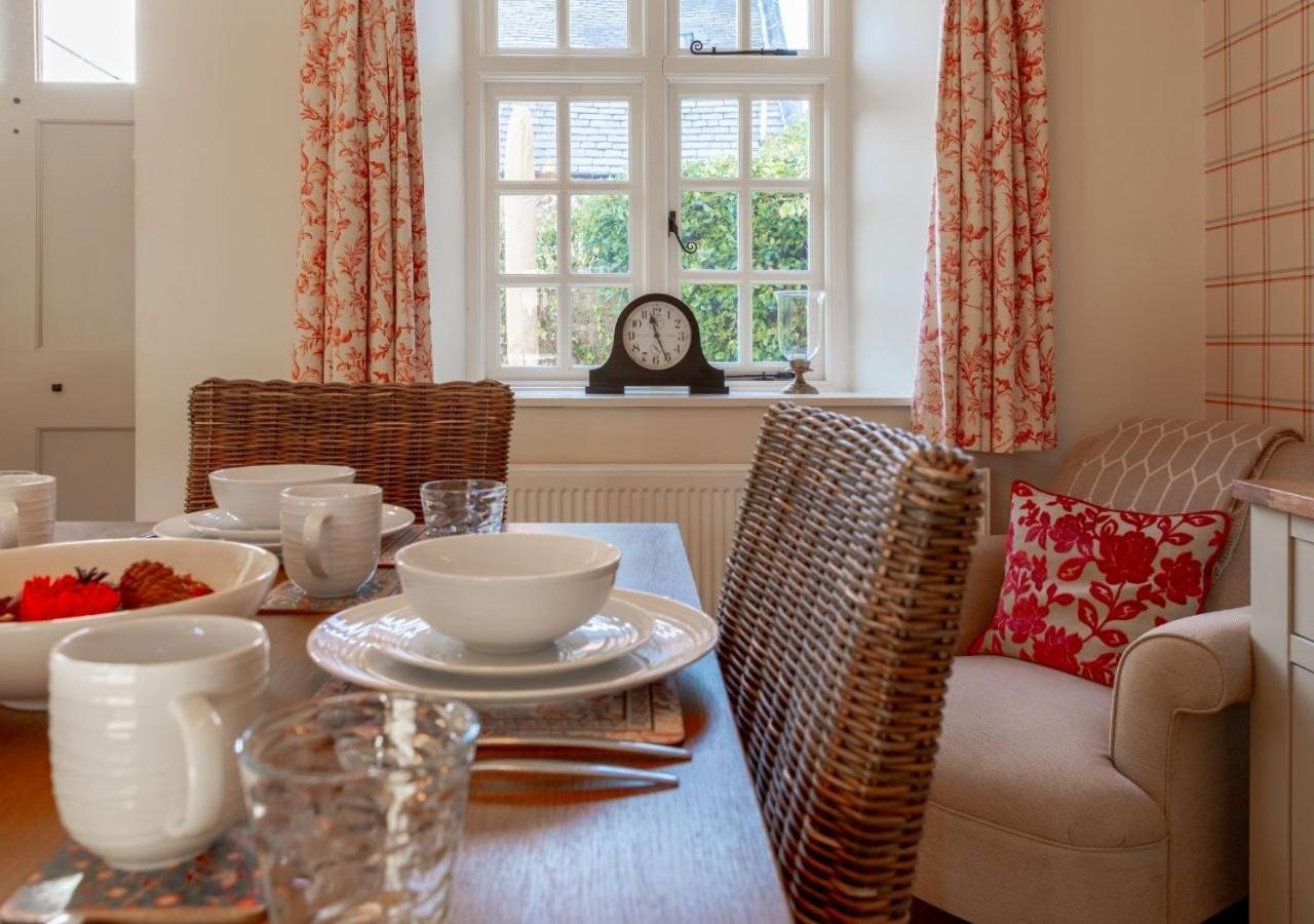 Jasmine Cottage - 2 Bedroom In Heart Of Bourton! 외부 사진