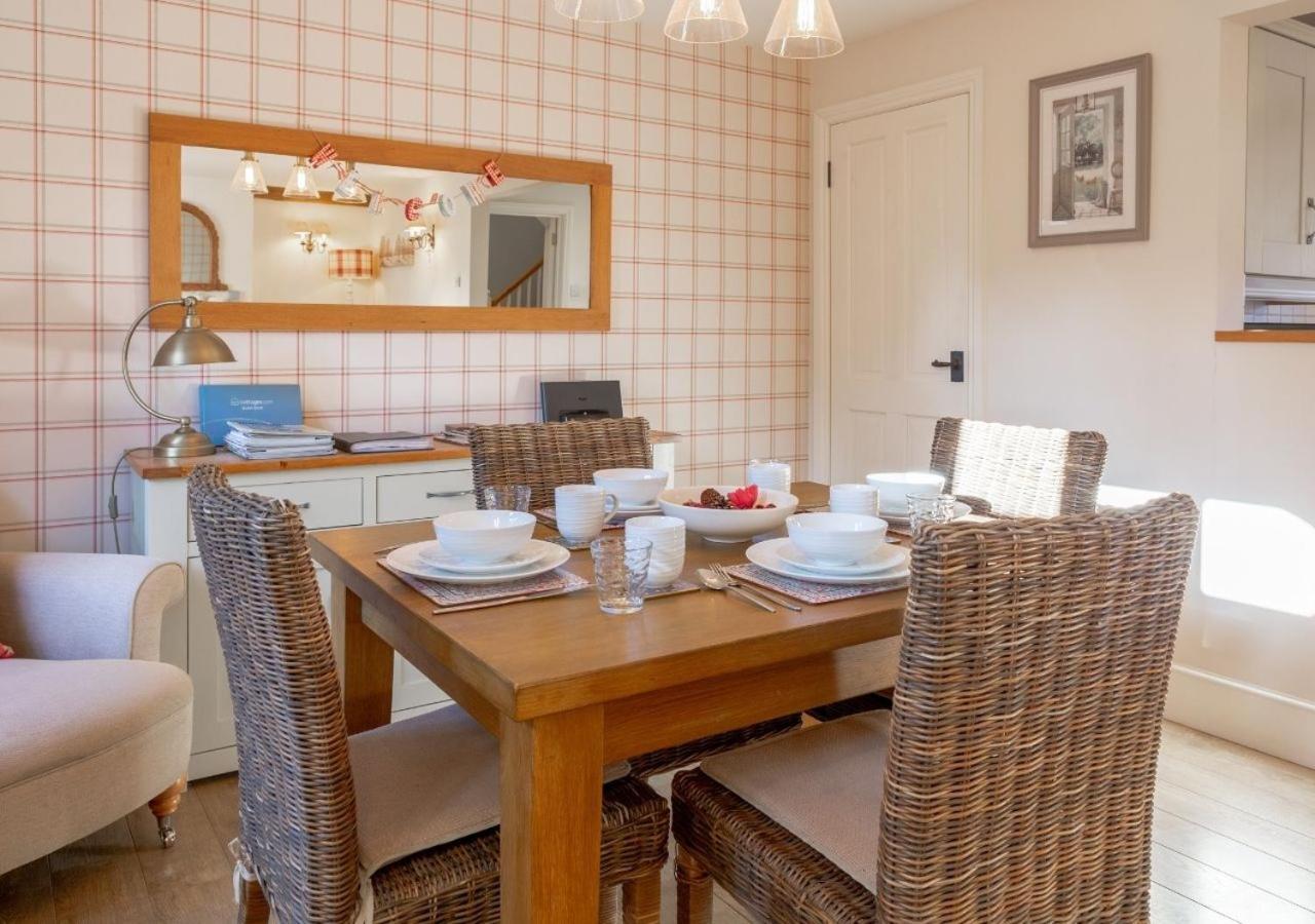 Jasmine Cottage - 2 Bedroom In Heart Of Bourton! 외부 사진