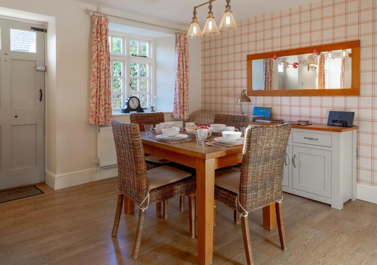 Jasmine Cottage - 2 Bedroom In Heart Of Bourton! 외부 사진