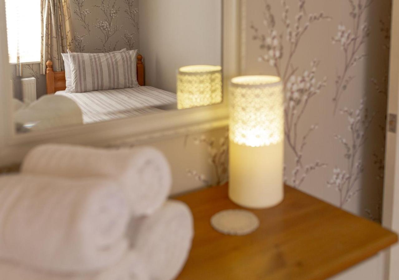 Jasmine Cottage - 2 Bedroom In Heart Of Bourton! 외부 사진