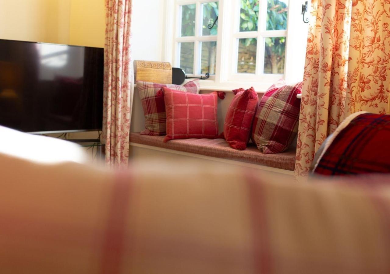 Jasmine Cottage - 2 Bedroom In Heart Of Bourton! 외부 사진