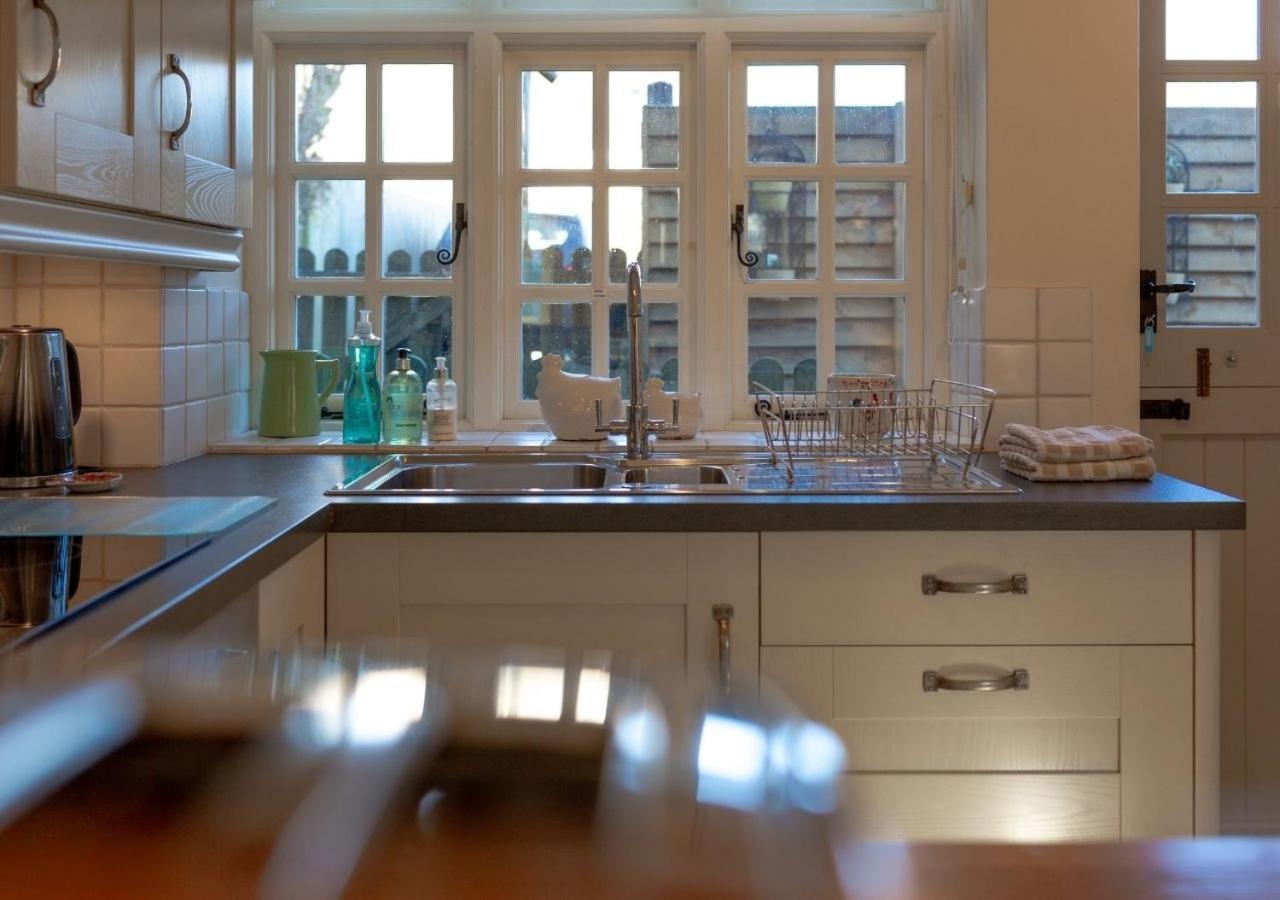 Jasmine Cottage - 2 Bedroom In Heart Of Bourton! 외부 사진