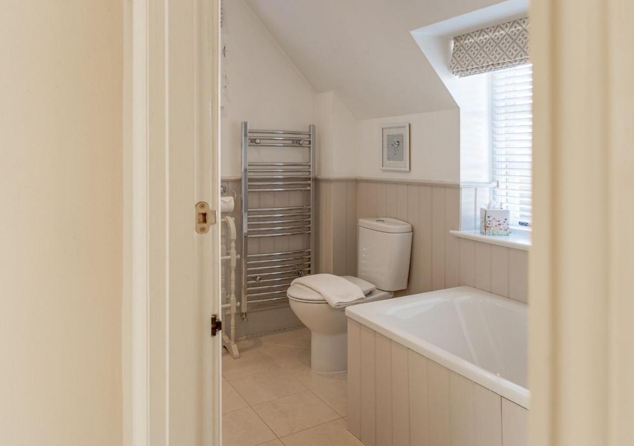 Jasmine Cottage - 2 Bedroom In Heart Of Bourton! 외부 사진