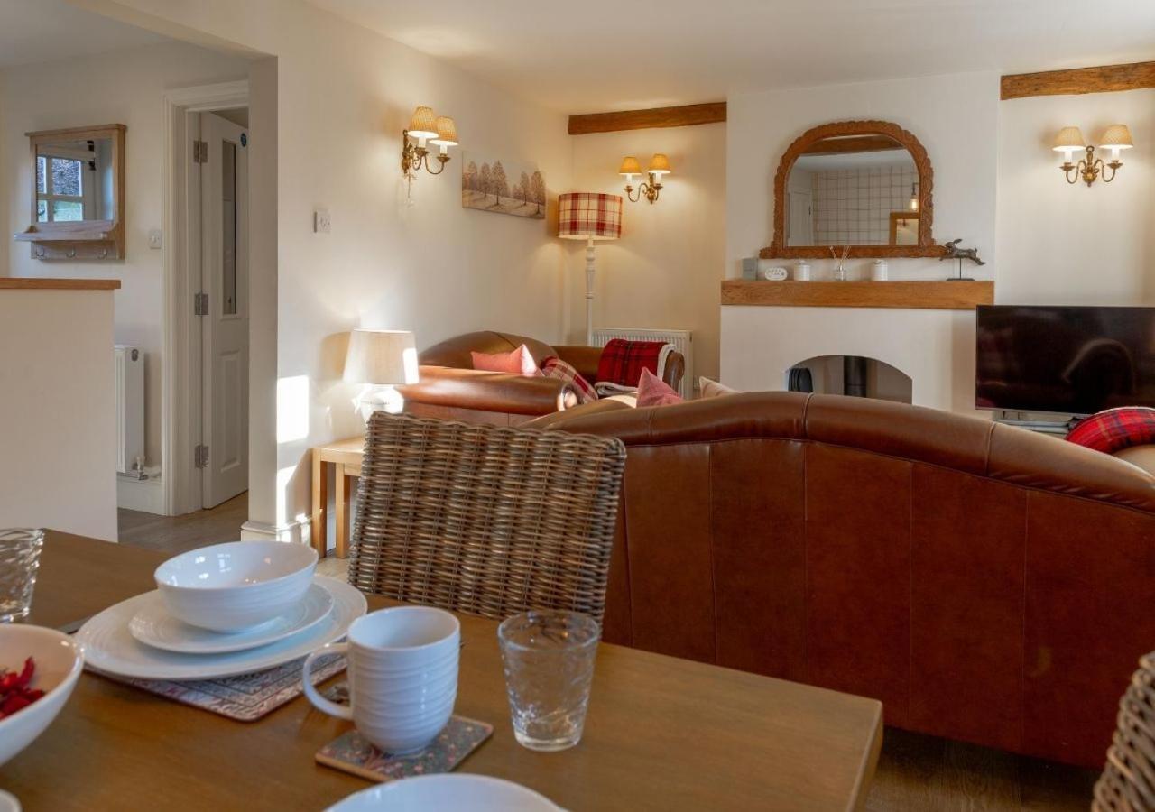 Jasmine Cottage - 2 Bedroom In Heart Of Bourton! 외부 사진